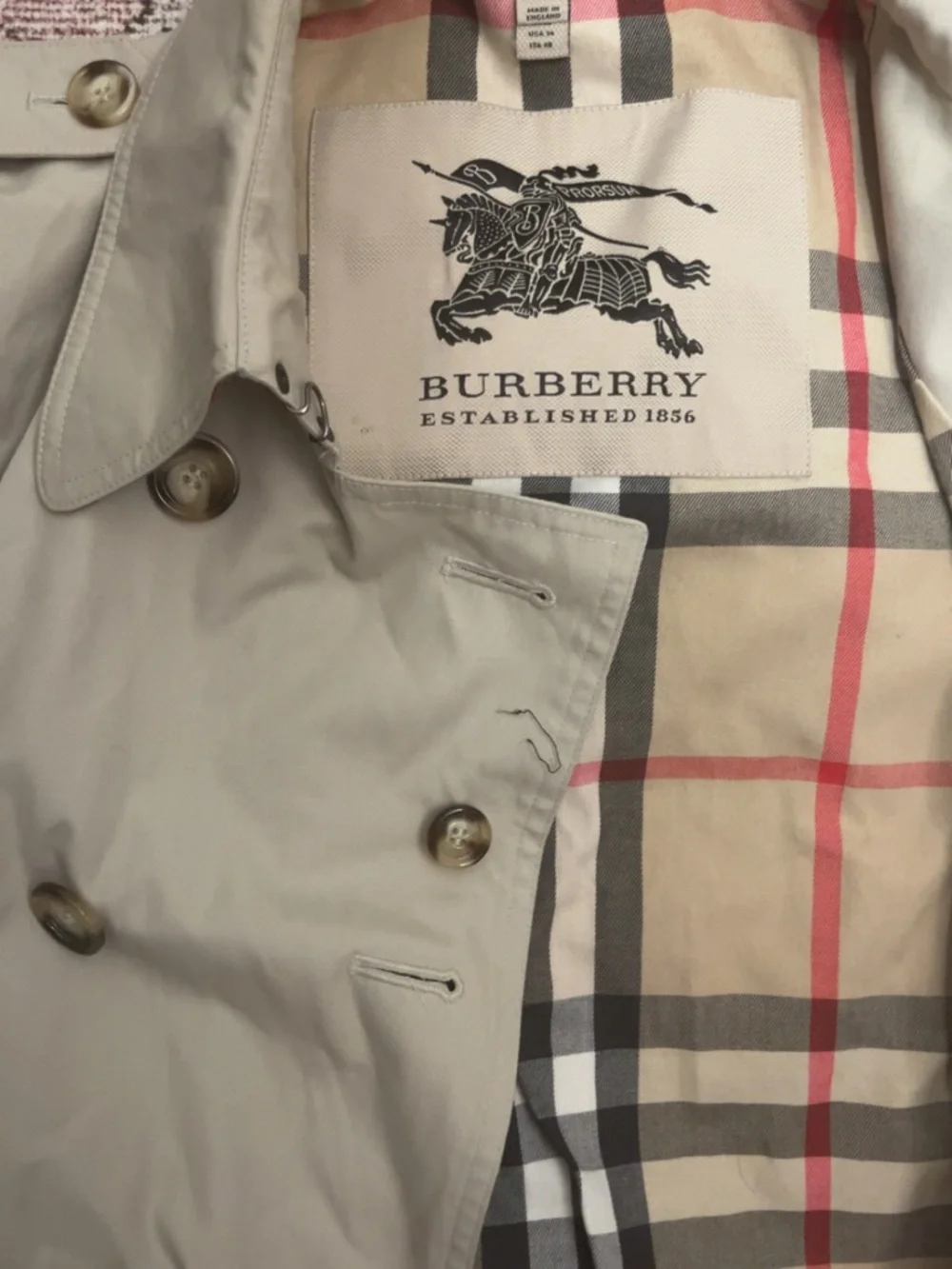 Burberry Classic Beige Trench Coat with Plaid Lining - Picture 2 of 3
